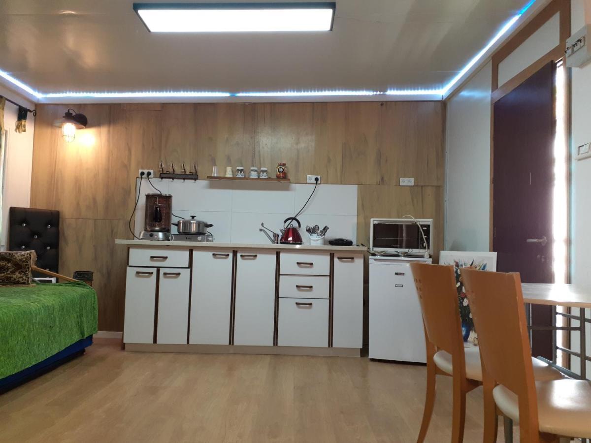 Suite- Studio- Zimmer Beit She'an Bagian luar foto